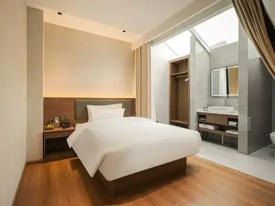 Mile Shiyue Boya Hot Spring Hotel ((Huquan Ecological Garden Huquan Banshan Hot Spring Shop))