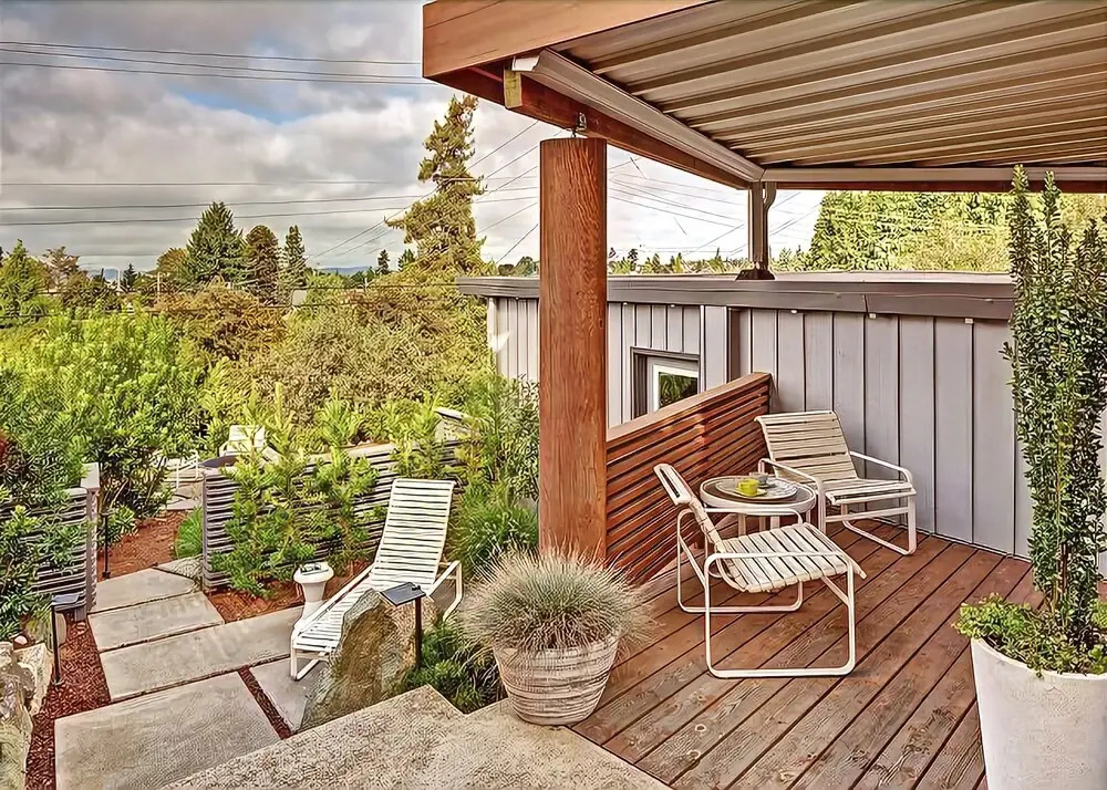 West Seattle Suite Shagalicious Studio Apartment with Balcony