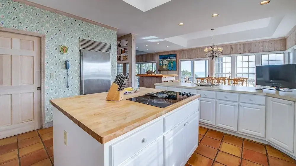 Beachfront Home With A Beautiful View 6 Bedroom Home by Peace Vacations