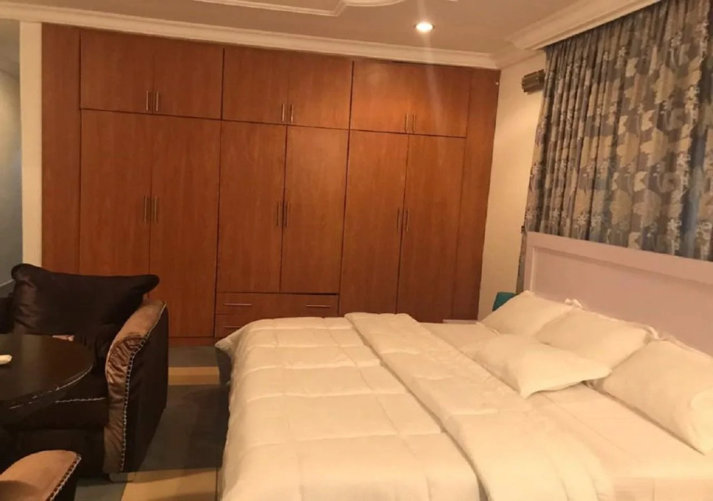 Diplomatic suites