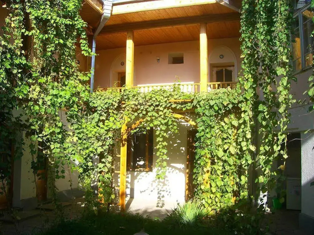 Jahongir B&B