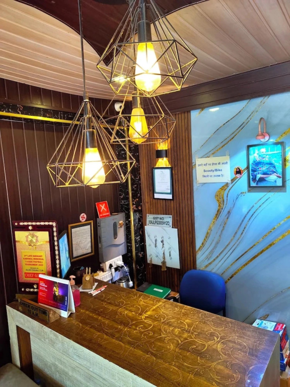 Hotel Flatties Mall Road Nainital