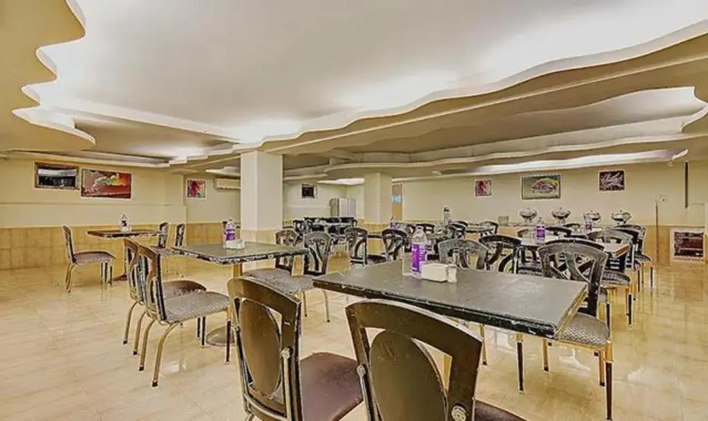 FabHotel Golden Emerald