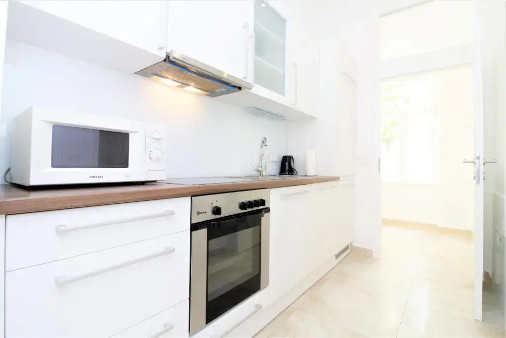 MARINE: Newly renovated 2nd district apartment
