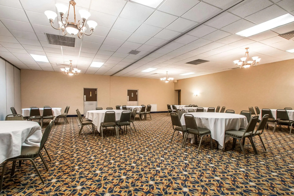 Quality Inn Morris I-80