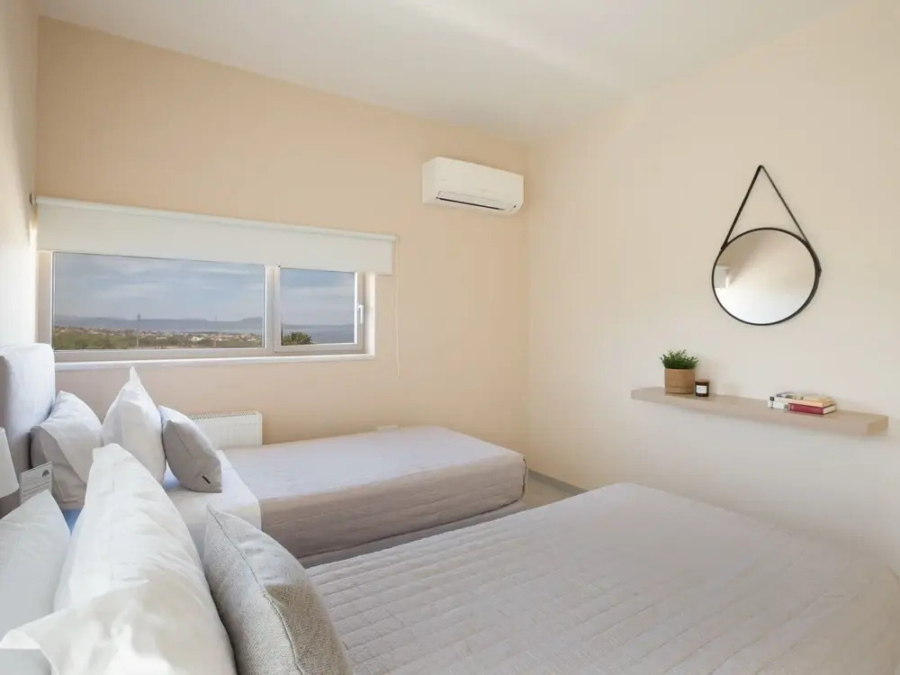Luxury Villa With Private Heated Pool, Childrens Fenced Area, Near the Beach & the Town
