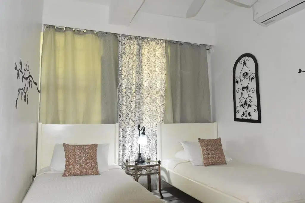 Coconut Row Boutique Hotel