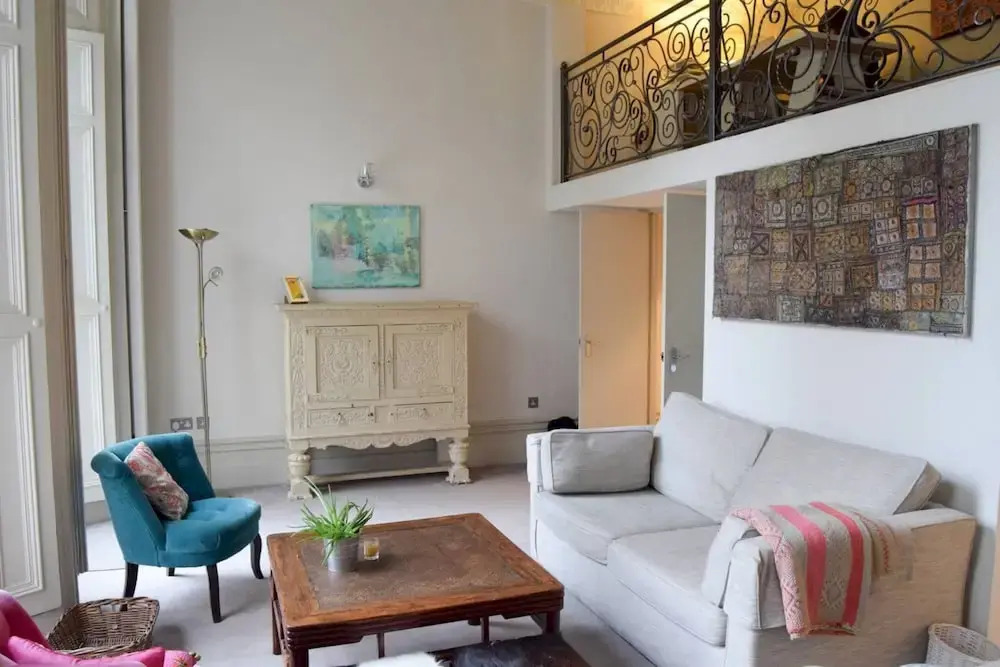 Elegant 1 Bedroom Mezzanine Overlooking Square