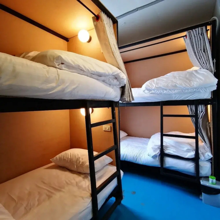 D​ Luck​ Hostel