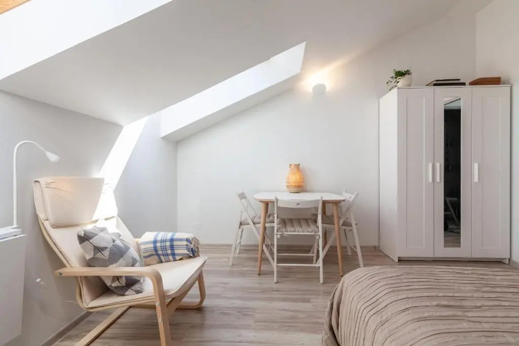Lovely Nida Studio
