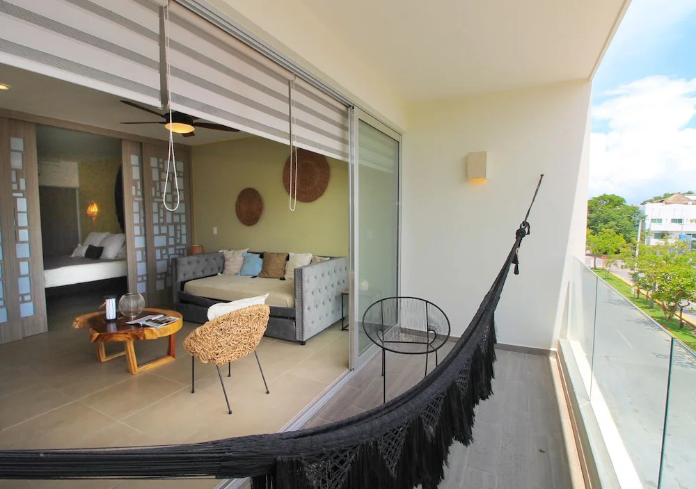 Desirable 1 BR Condo at Solea by Happy Address