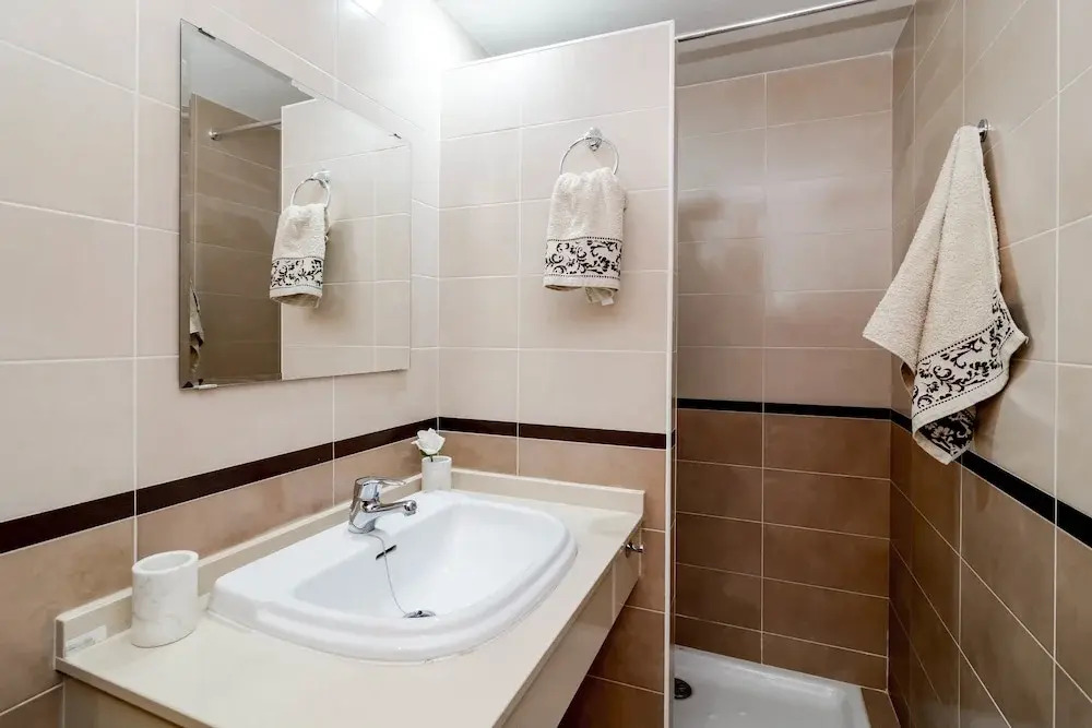 PC-Comfy 2 bedroom apt center Estepona