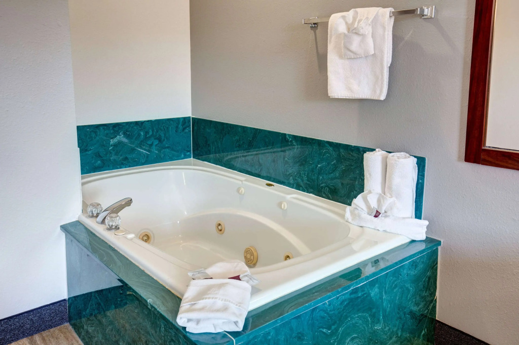 Howard Johnson by Wyndham Branson Theatre District