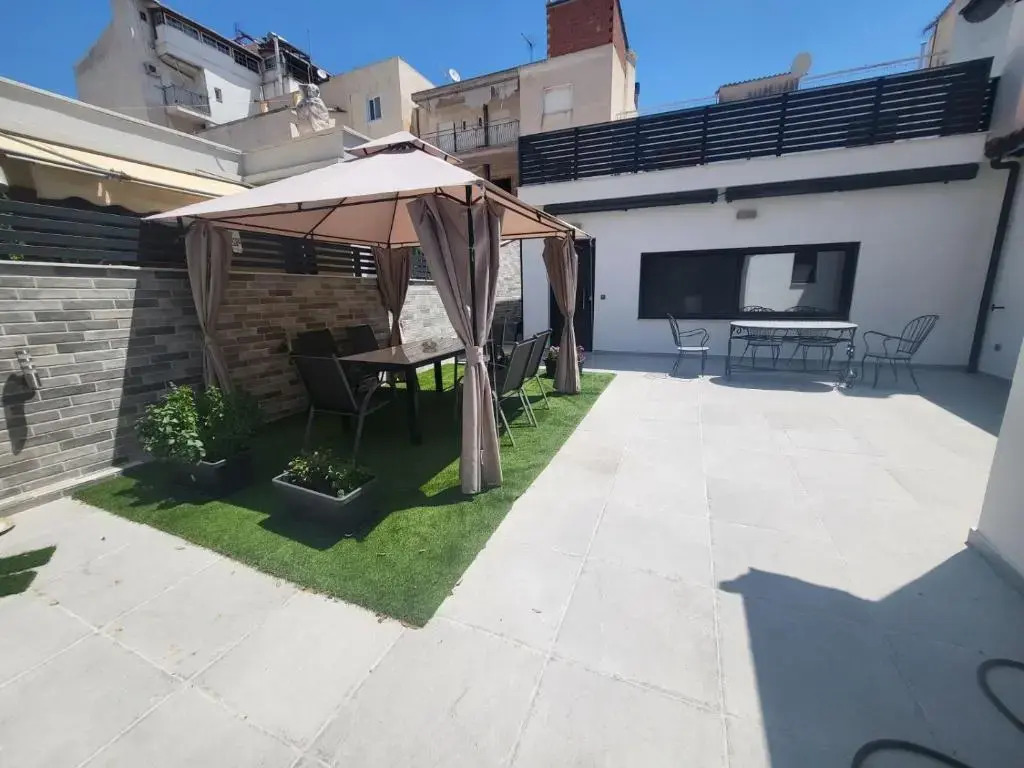 Casa d' Irene near airport, 200 mtrs from the beach, Artemis center