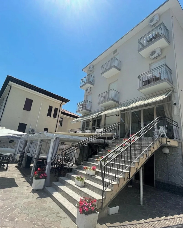 Hotel moroni