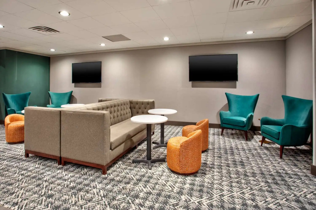 DoubleTree by Hilton Lansing