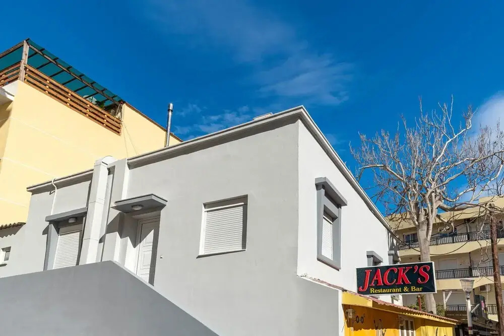 Four Season Apartment