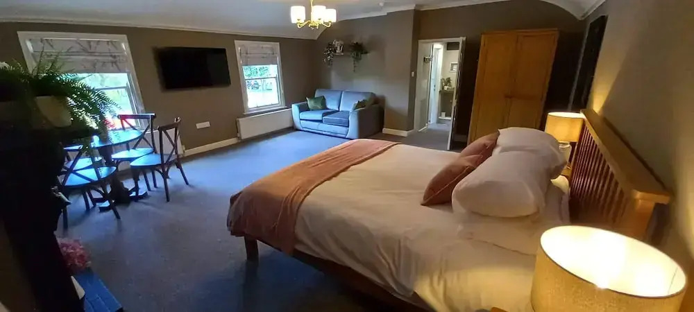 The Buck Hotel