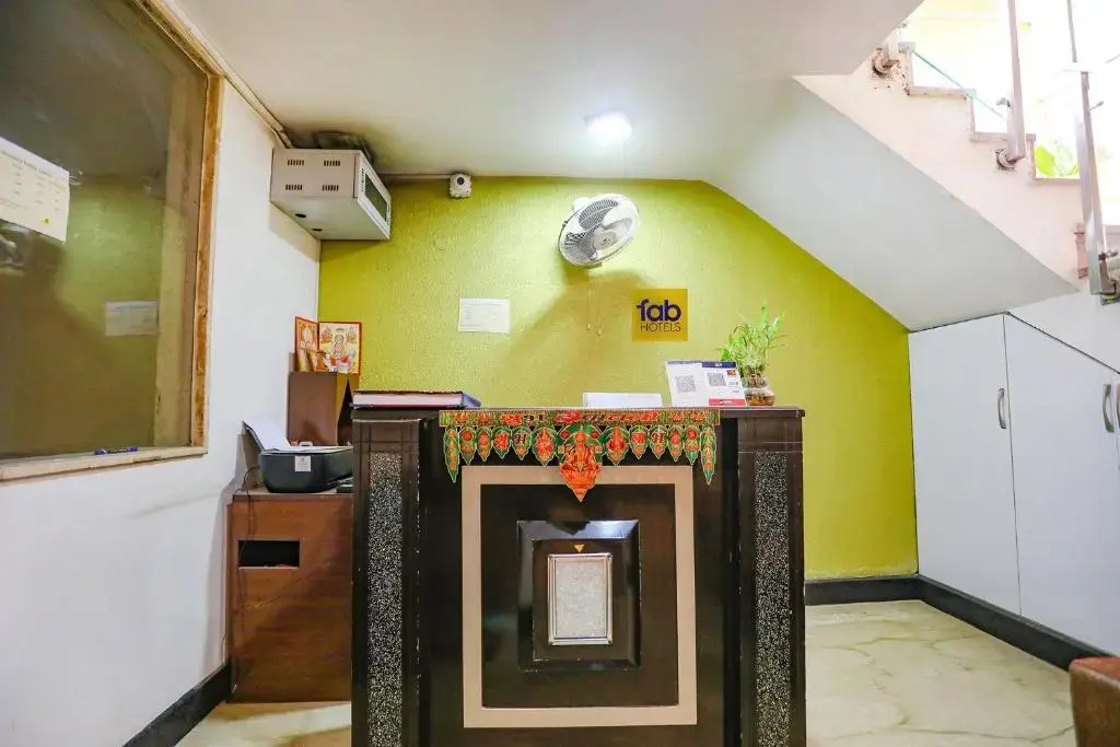 Fabexpress Maya Regency