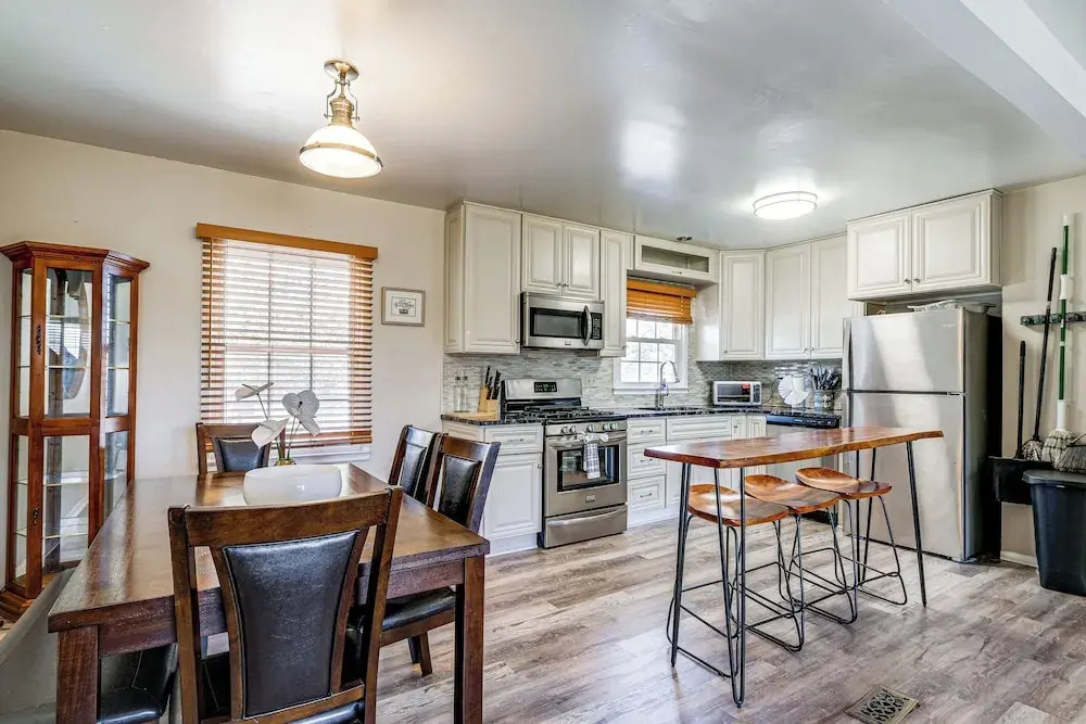 Commute to Alexandria & DC: Home w/ Shared Yard