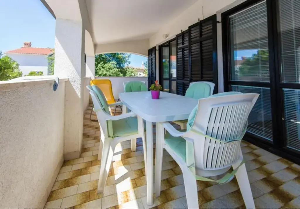 Apartment ANTONIJE with two bedrooms for max 6 person 700 m from beach Funtana