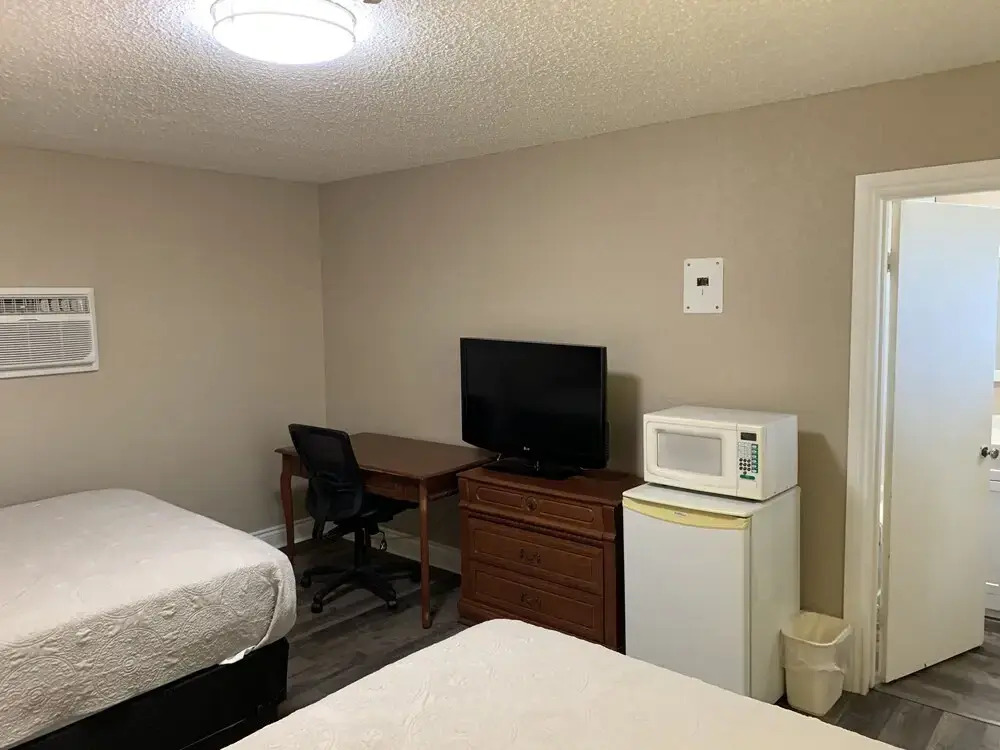 Champlain Motor Inn
