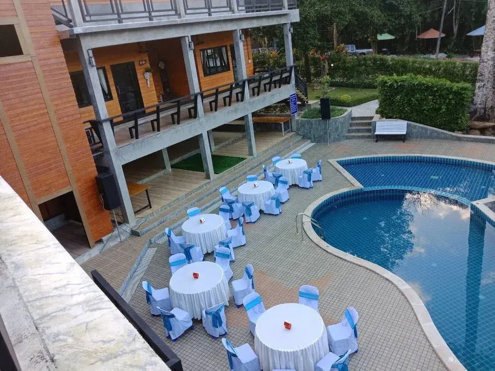 Plainam Resort