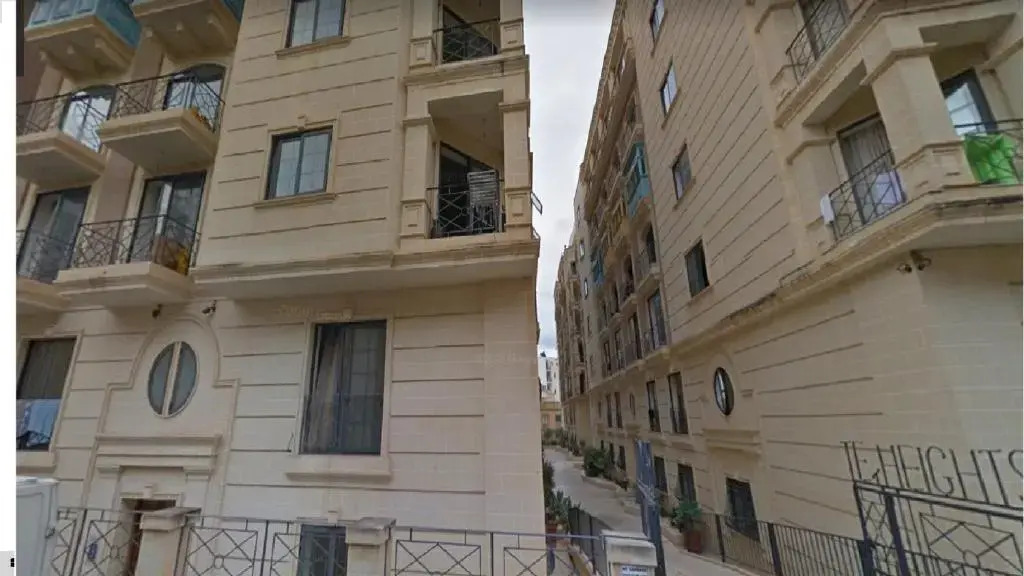 Large 3 bedrooms steps away from Balluta Bay BCAM2-1