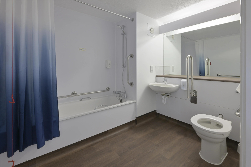 Travelodge Bristol Severn View M48