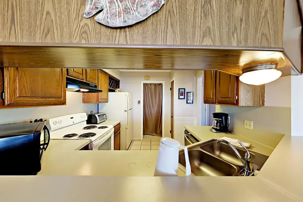 Fortuna Bay 1 - One Bedroom Condo