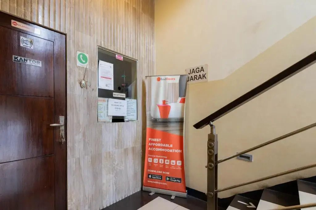 RedDoorz near Halim Perdanakusuma 3