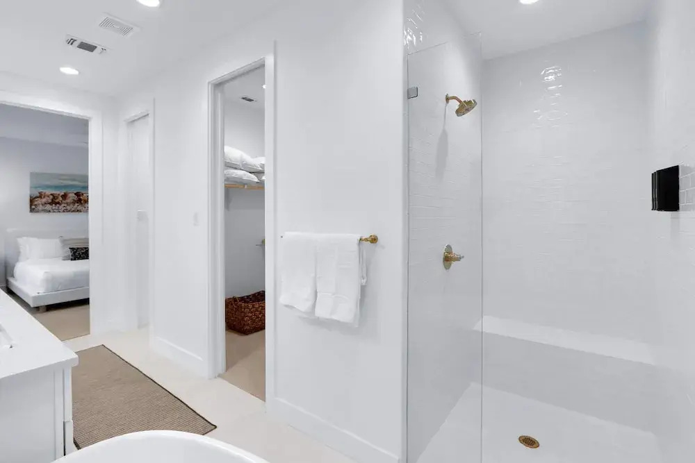 Chic Modern Farm Haus - Minutes to Everything