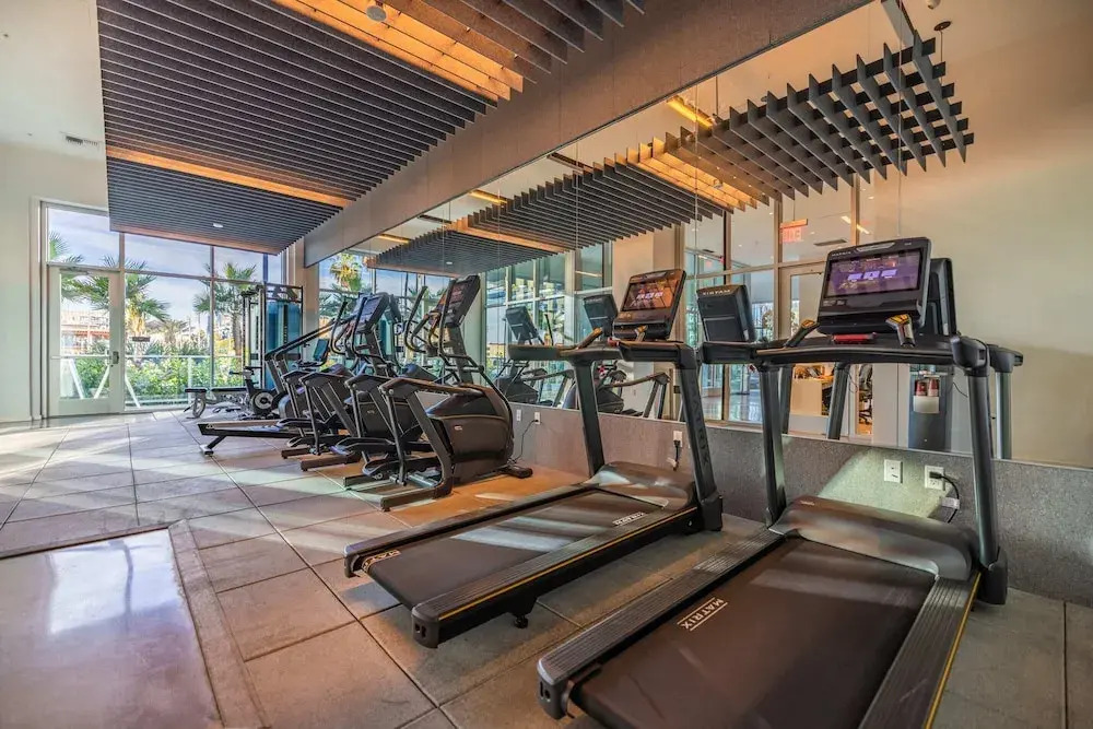 @marbella Lane - Chic 2BR Penthouse w/ Ocean Views
