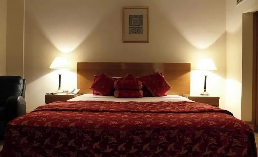 Carlton Resort Hotel & Club