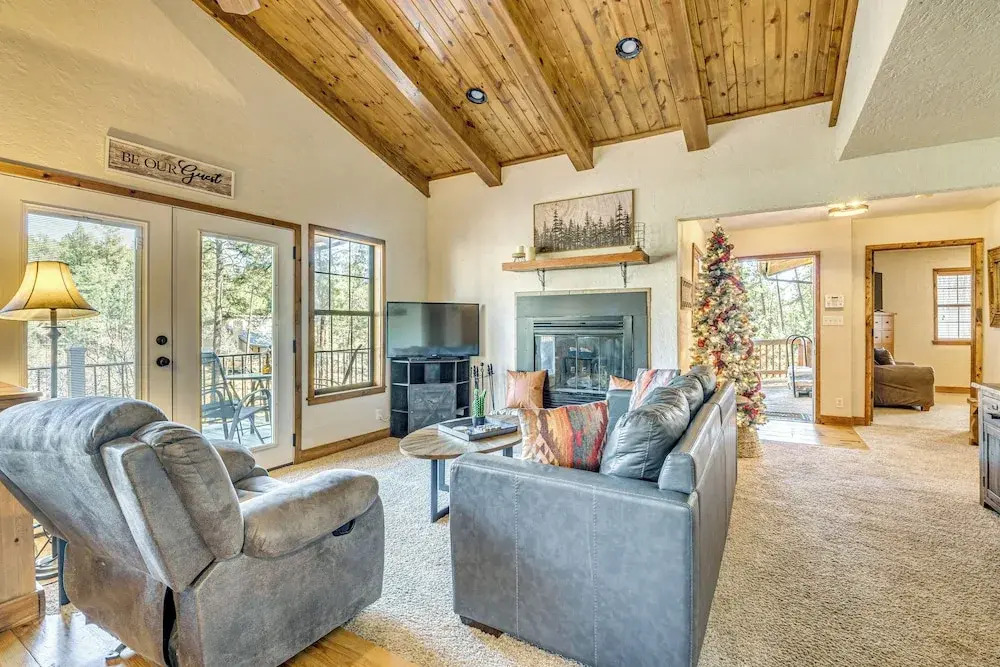 Hot Tub Haven w/ Game Room & Grill in Ruidoso!