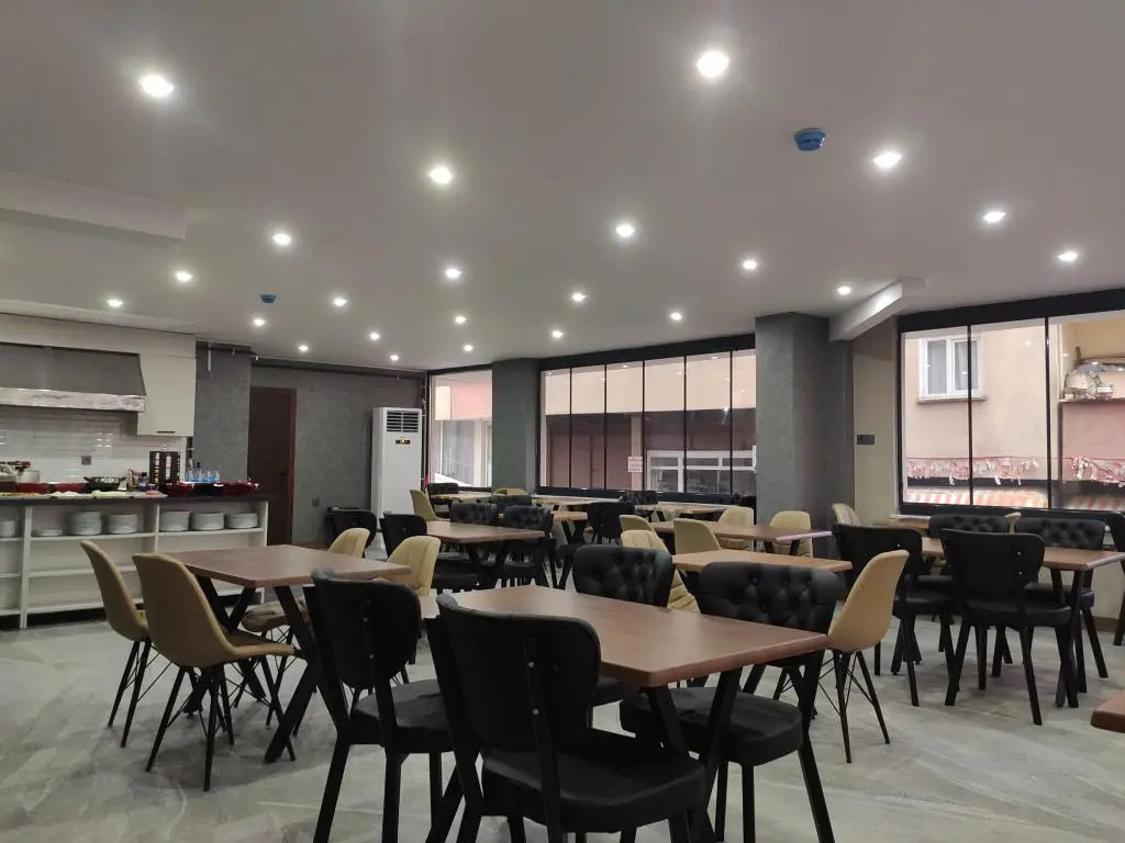 Otel 28