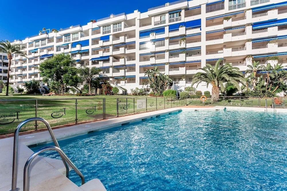 by RIVA - Beautiful 1 Bedroom Chic Apartment in Banus Gardens