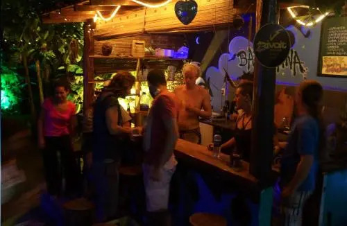 BANANAS HOSTEL