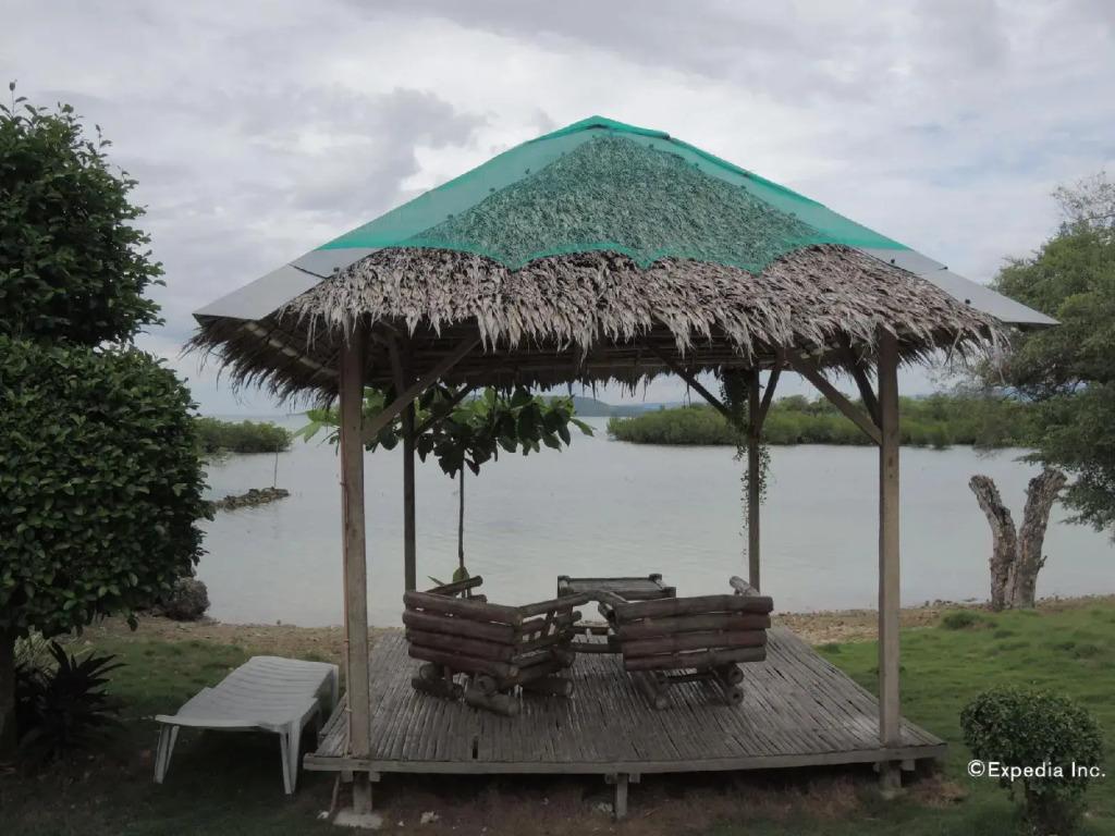 Moalboal Beach Resort