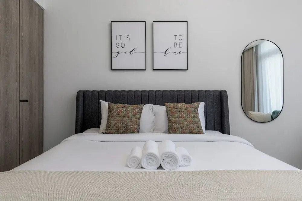 Waves - Elegant Oxford 212 Studio in JVC with City Views