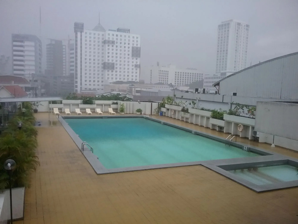 Elmi Hotel
