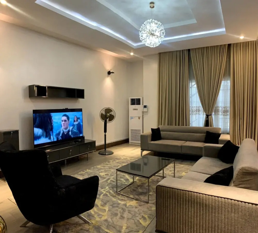 De James Hotels and Suites