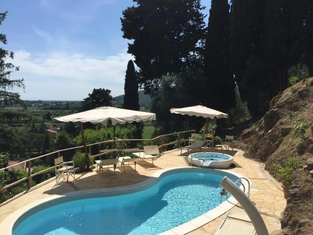 Villa Alta - Residenza depoca con piscina