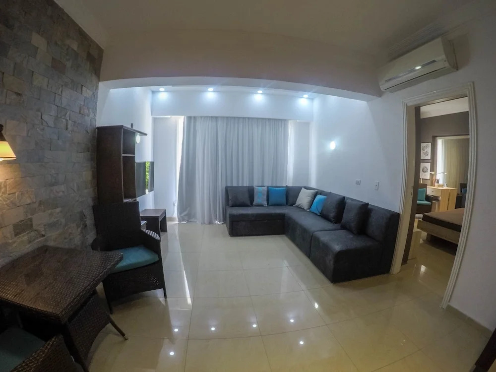 1 bedroom in Sunterra with huge patio