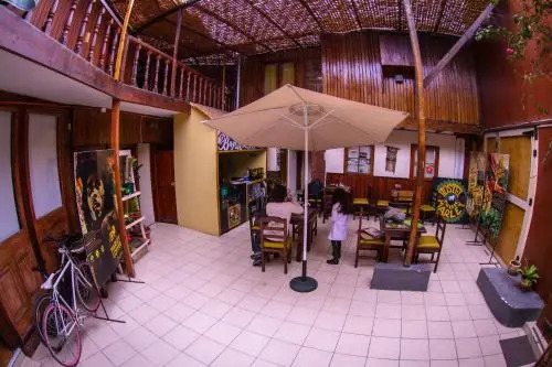 Hostel El Bajo - Marley Coffee