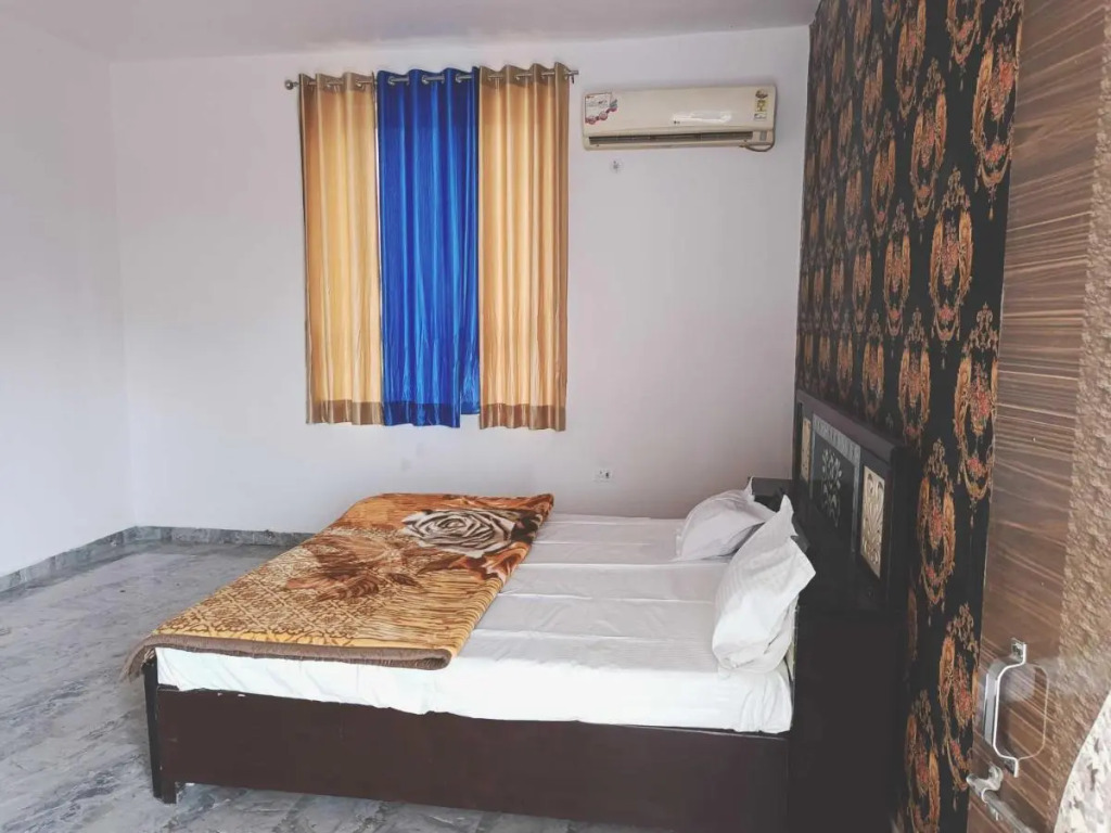 OYO Flagship 80648 Hotel Aastha