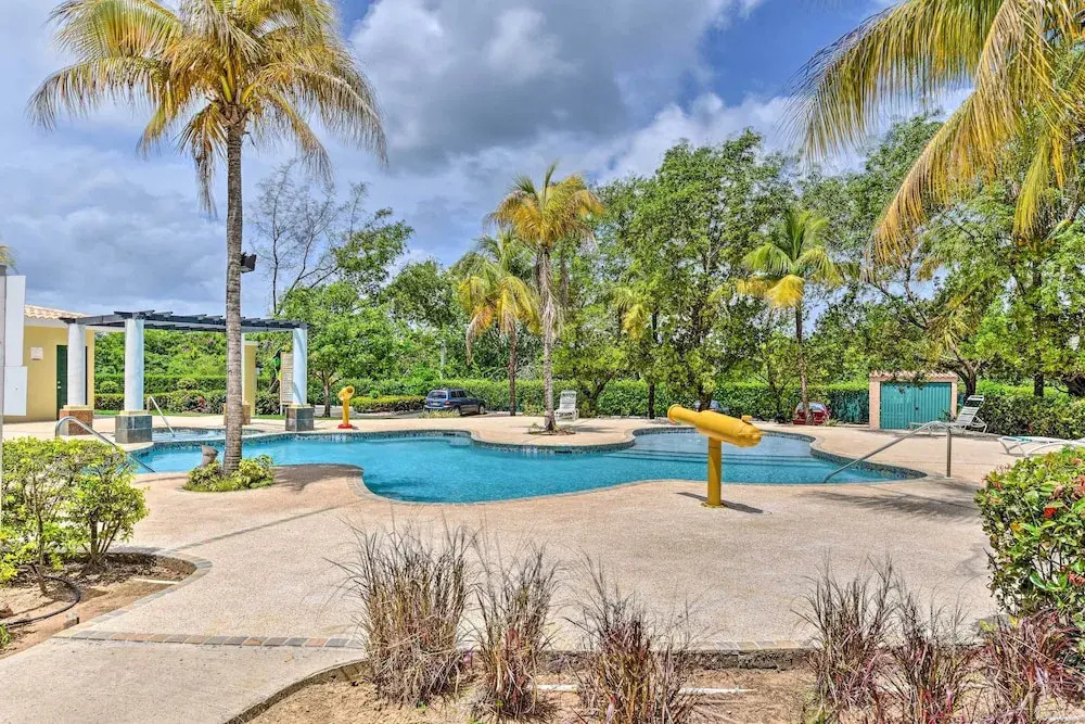 Steps to Beach: Loiza Getaway w/ Rooftop Patio!