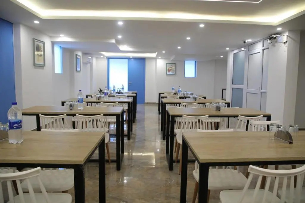 Hotel Elite 29 Golf Course Road