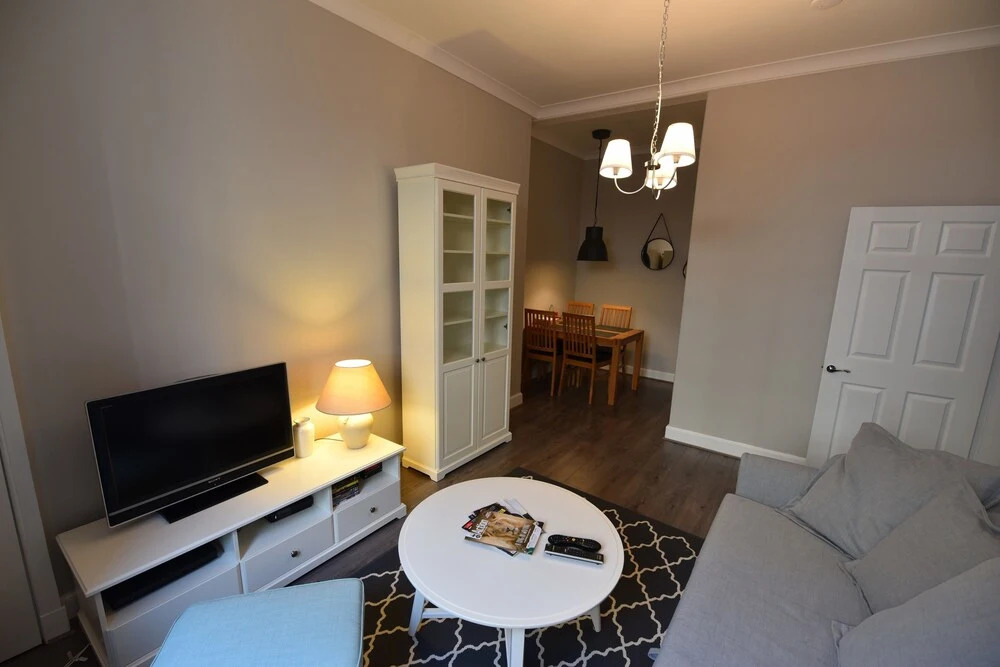 First - Caledonian House Apartment