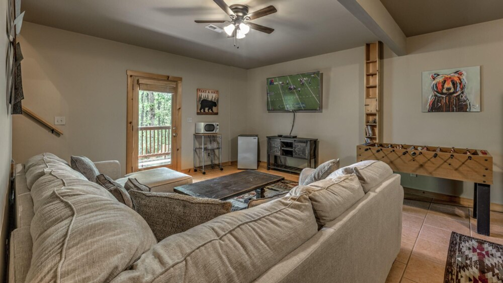 Cozy Bear Cabin by Escape to Blue Ridge